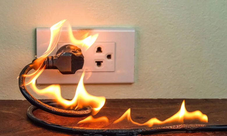 خسارت نوسان برق